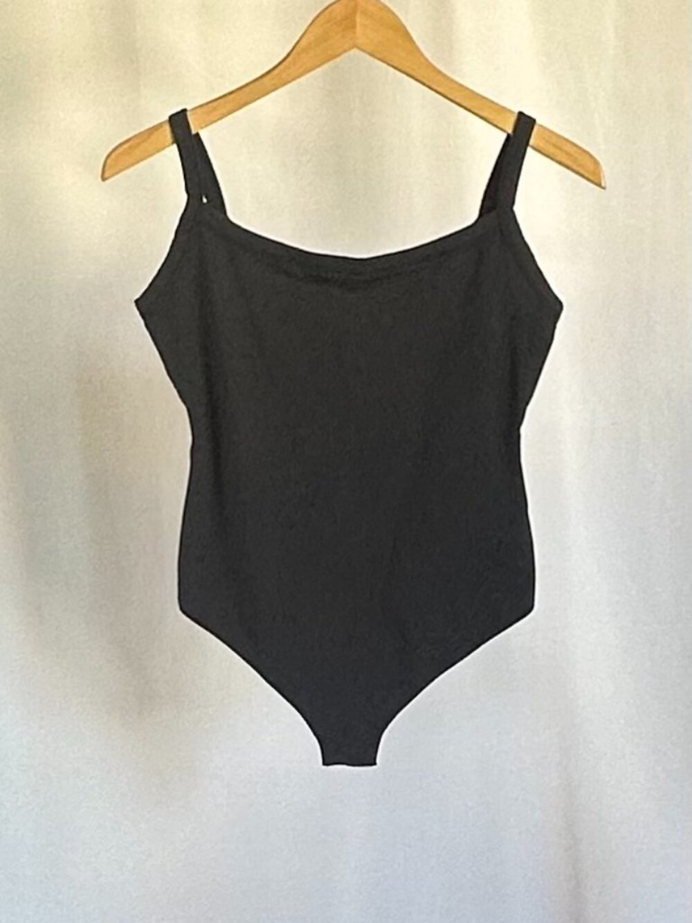 SKIMS: FITS EVERYBODY - Square Neck Bodysuit (NWT)